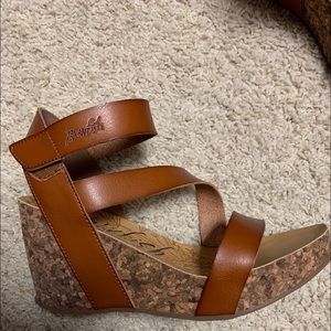 Blowfish wedge sandals